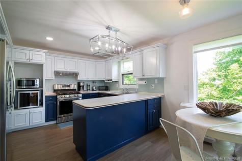 71 Noyes Avenue Stonington CT 06378