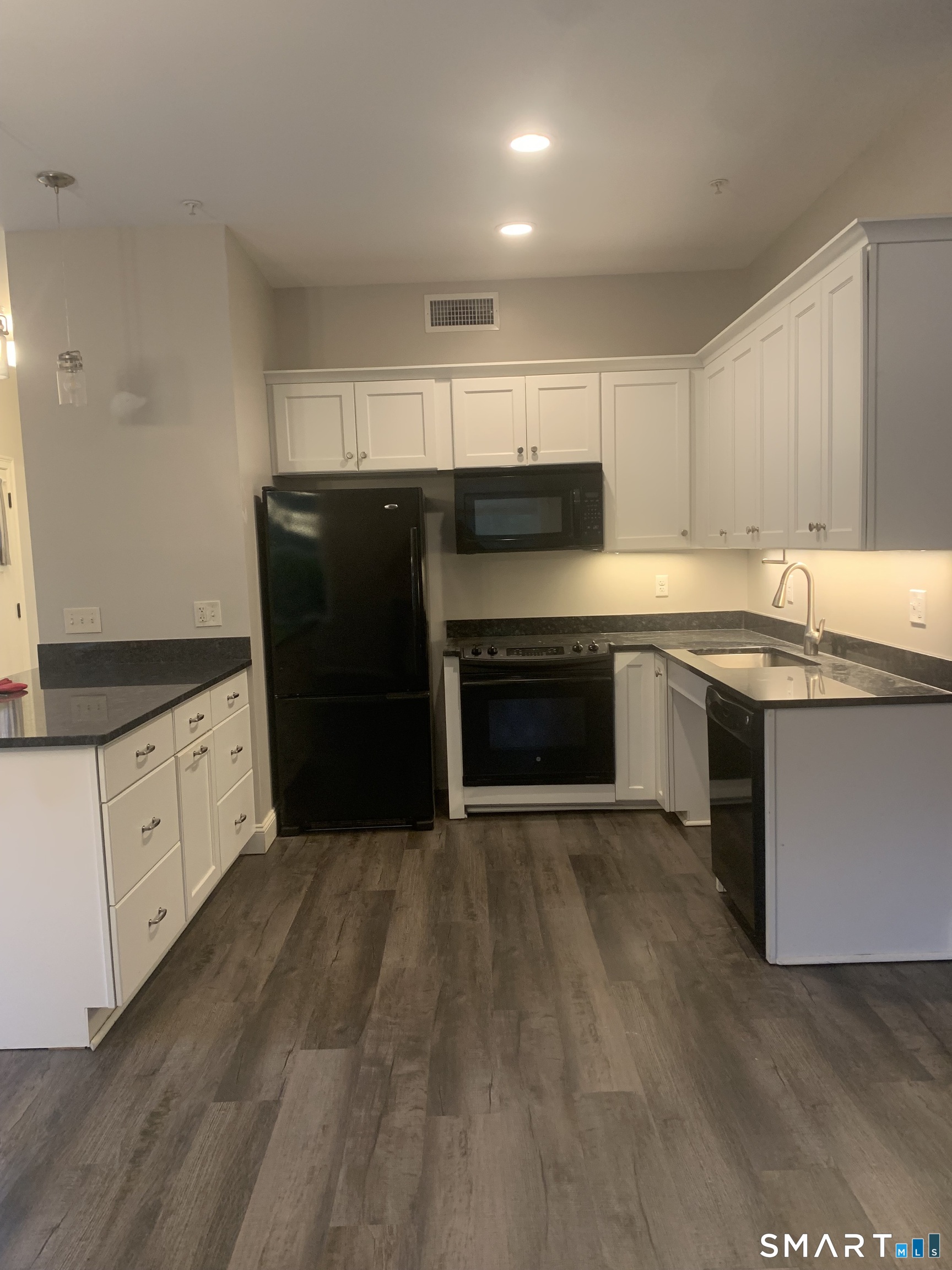 105 Edgewater Circle East Hampton CT 06424