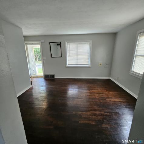432 Pearl Harbor Street Bridgeport CT 06610