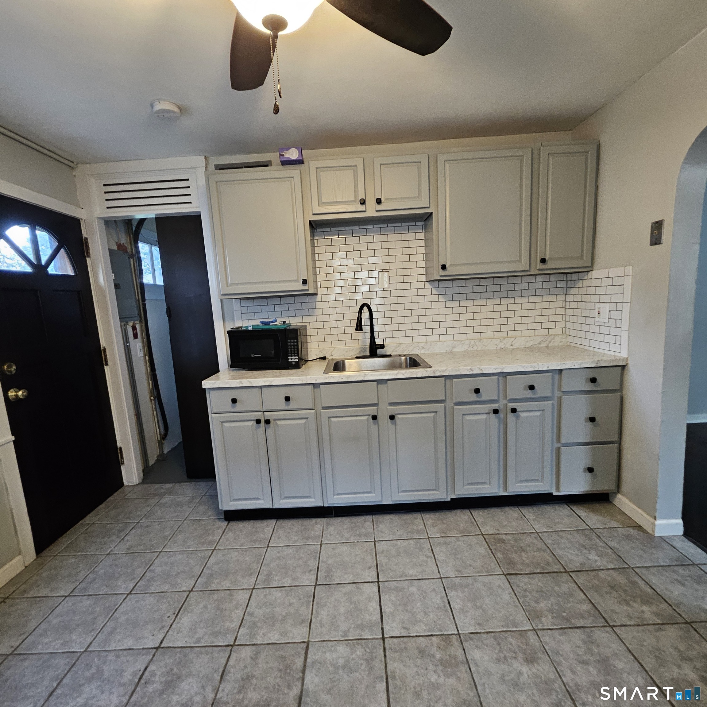432 Pearl Harbor Street Bridgeport CT 06610