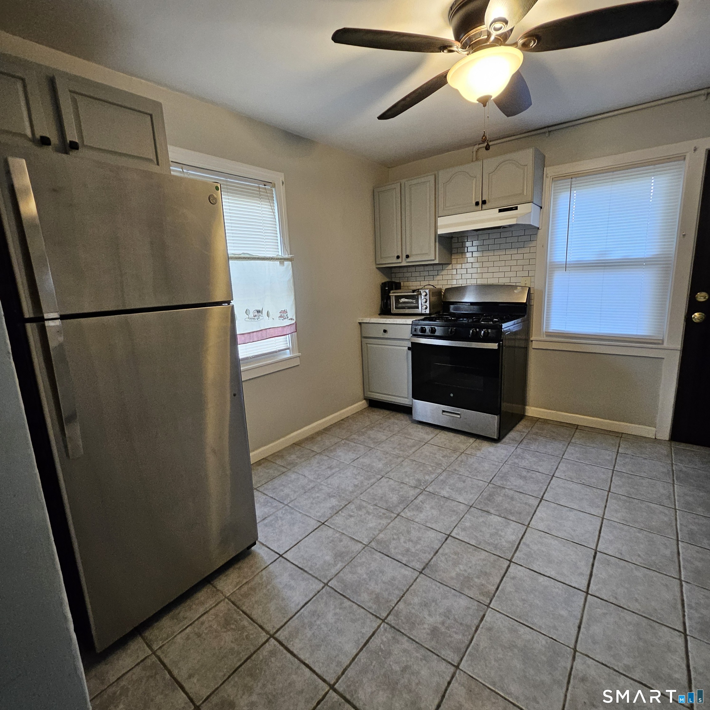 432 Pearl Harbor Street Bridgeport CT 06610