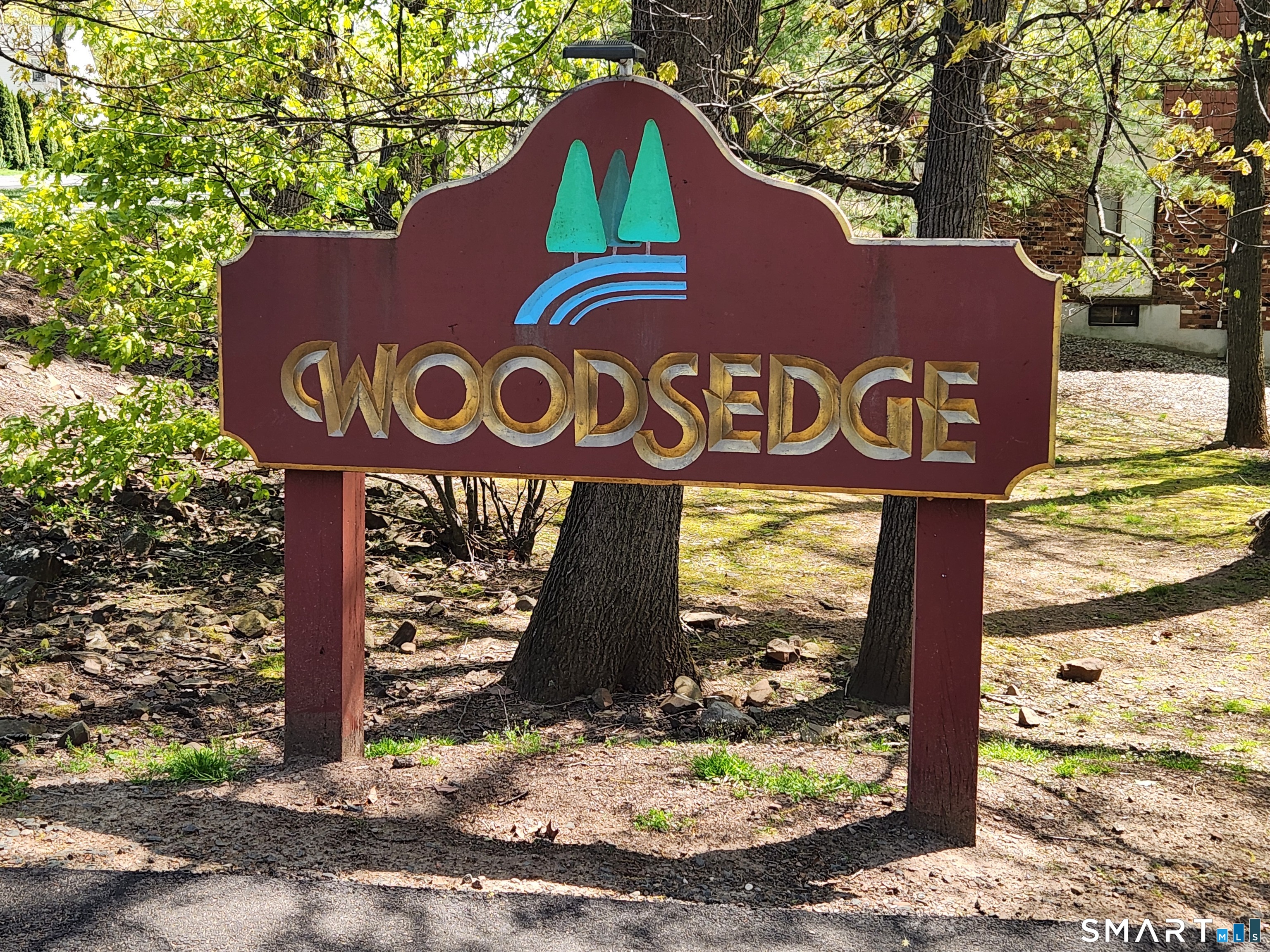 15 Woodsedge Drive Newington CT 06111
