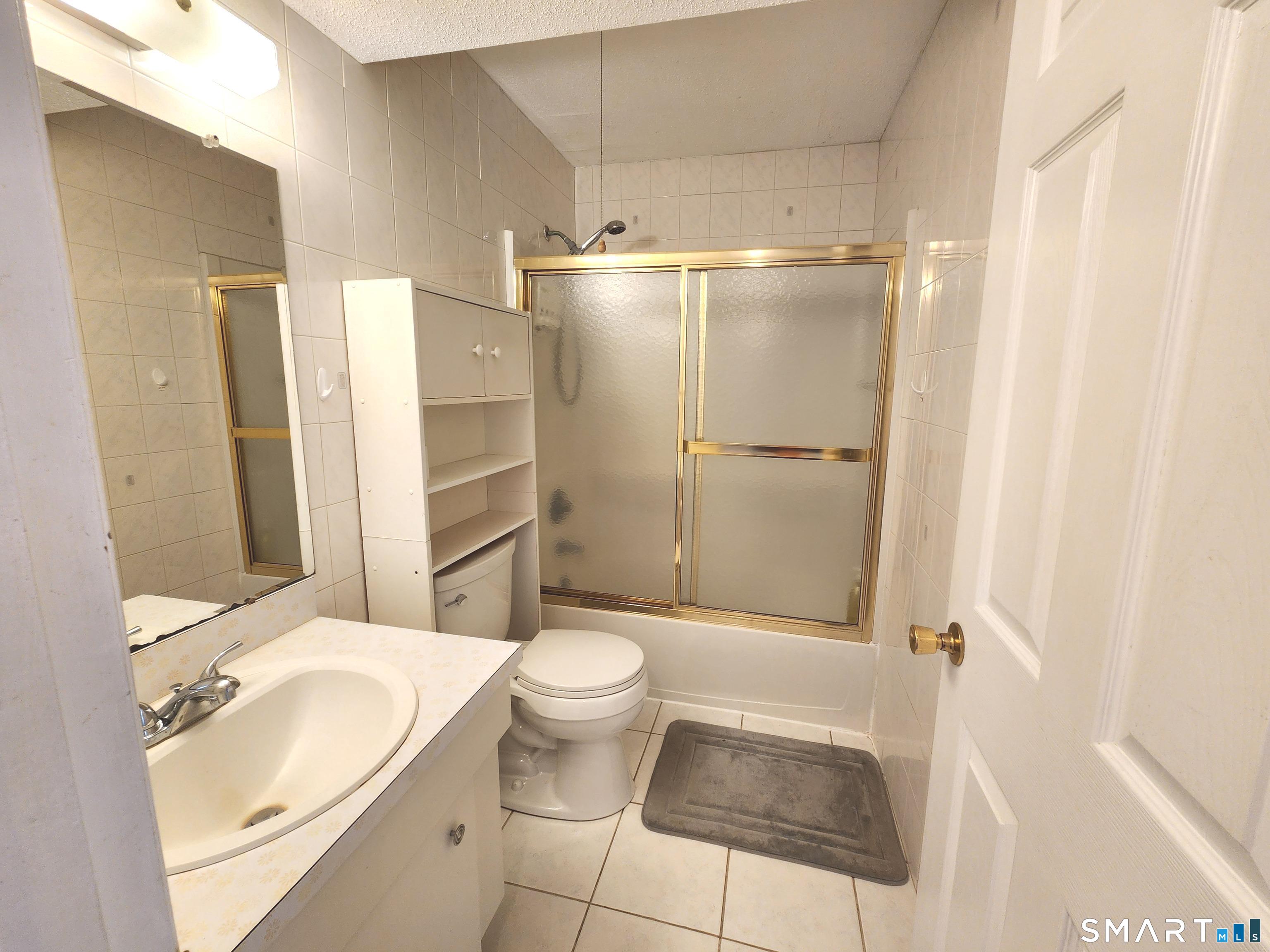 15 Woodsedge Drive Newington CT 06111