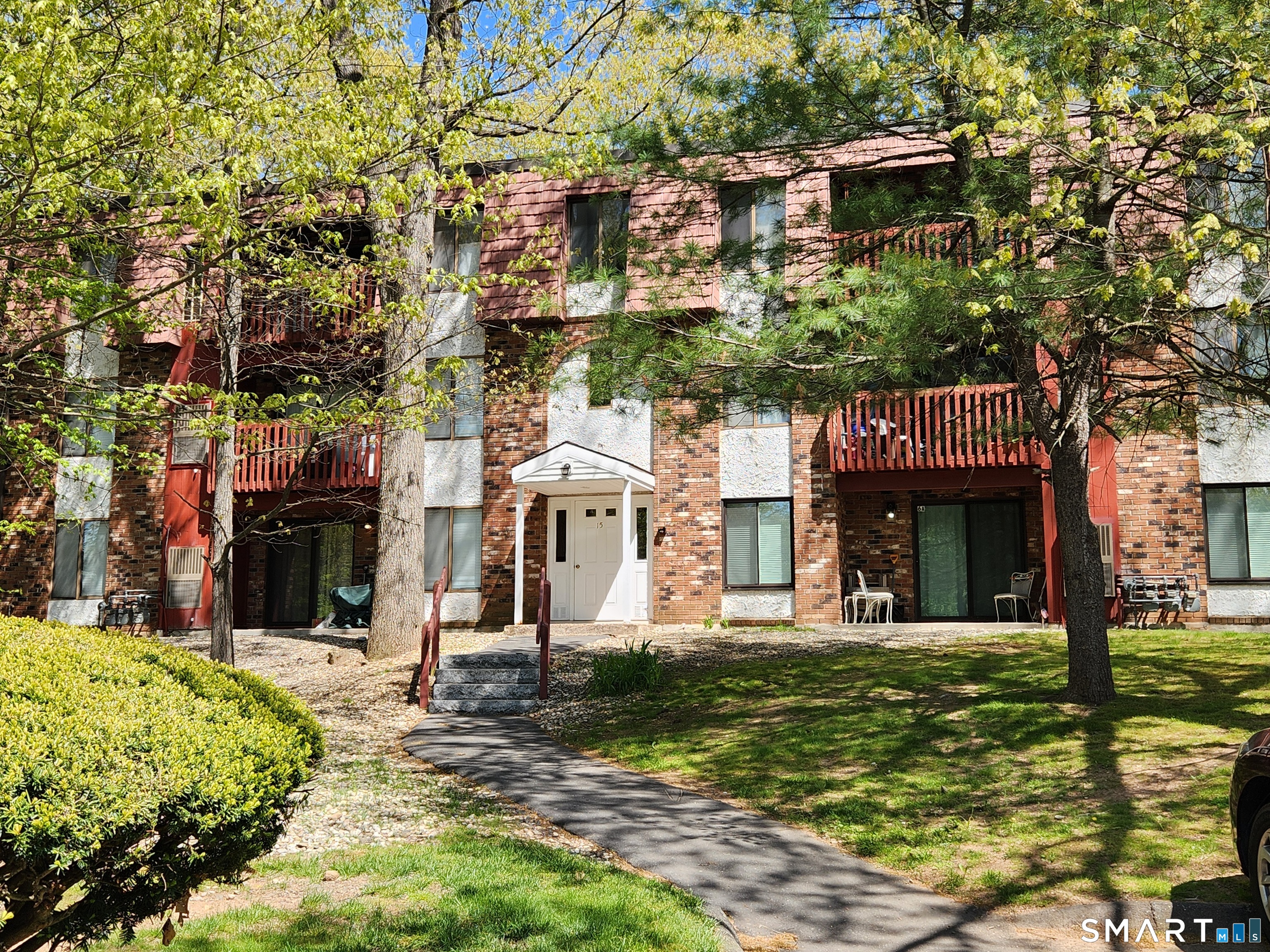 15 Woodsedge Drive Newington CT 06111