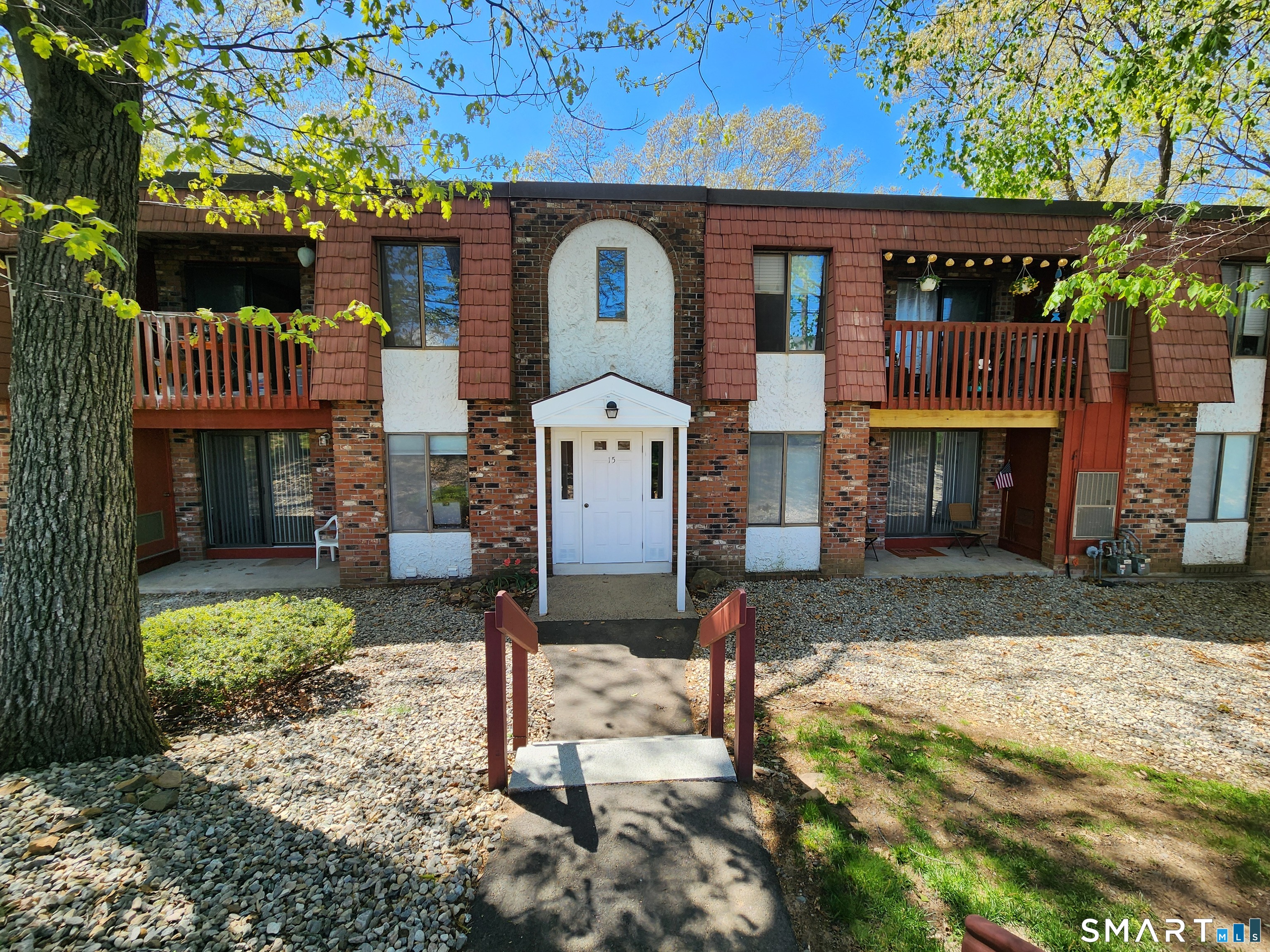 15 Woodsedge Drive Newington CT 06111