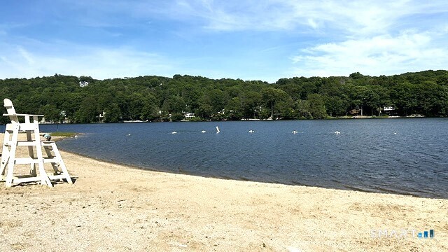 48 Quidnet Court Guilford CT 06437