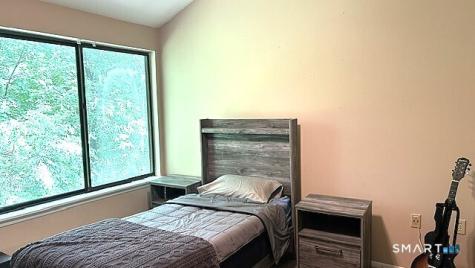 48 Quidnet Court Guilford CT 06437