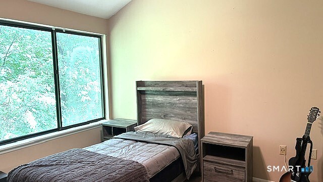 48 Quidnet Court Guilford CT 06437