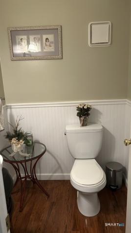 48 Quidnet Court Guilford CT 06437