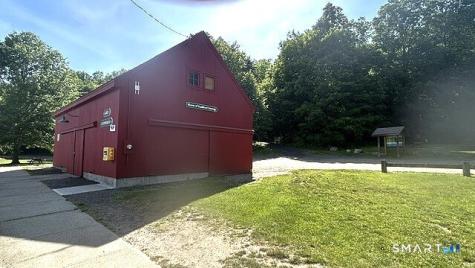 48 Quidnet Court Guilford CT 06437