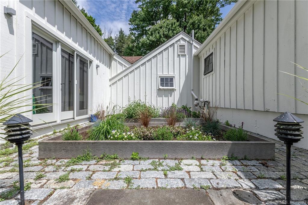 147 Wykeham Road Washington CT 06793