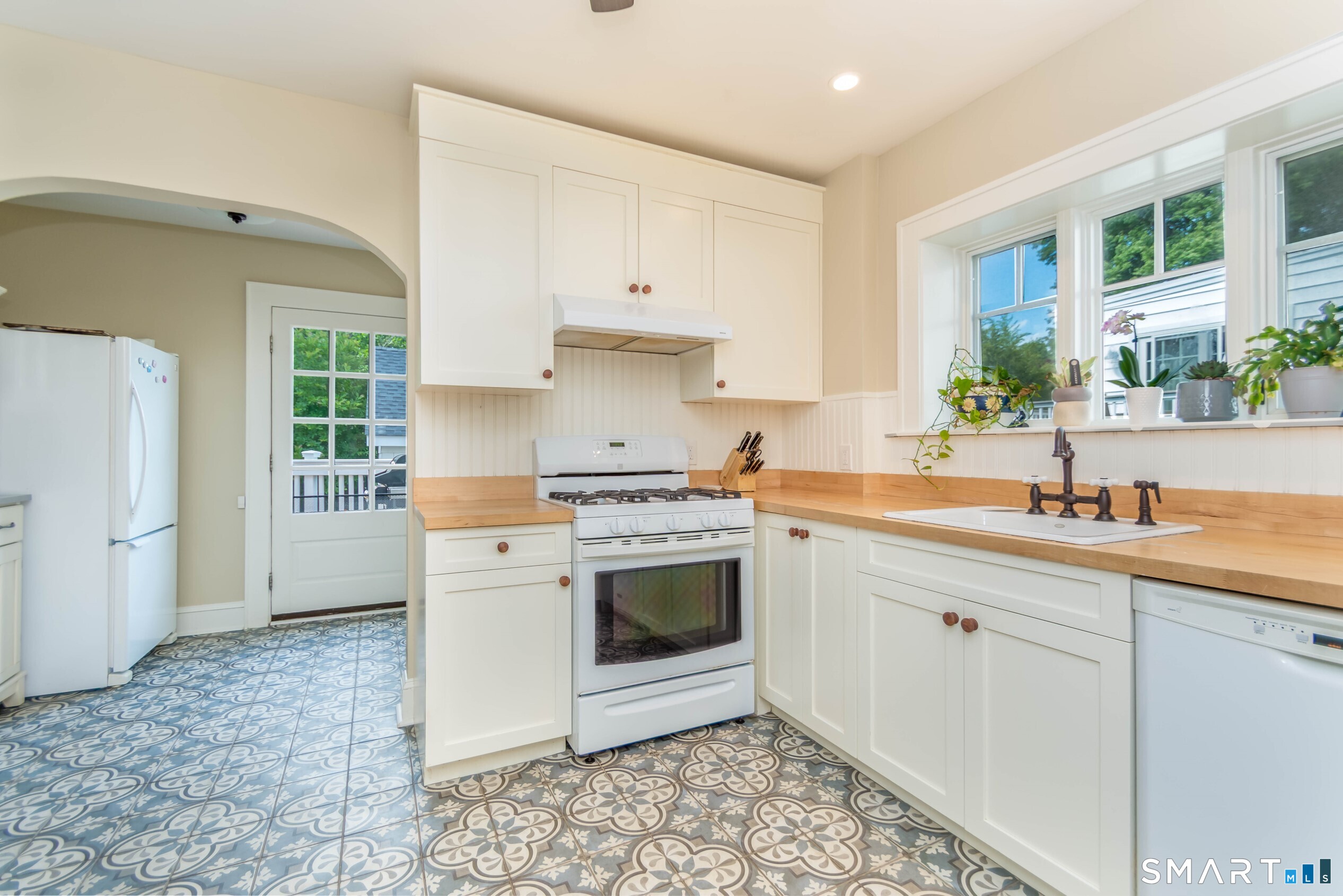 254 Homeland Street Fairfield CT 06825