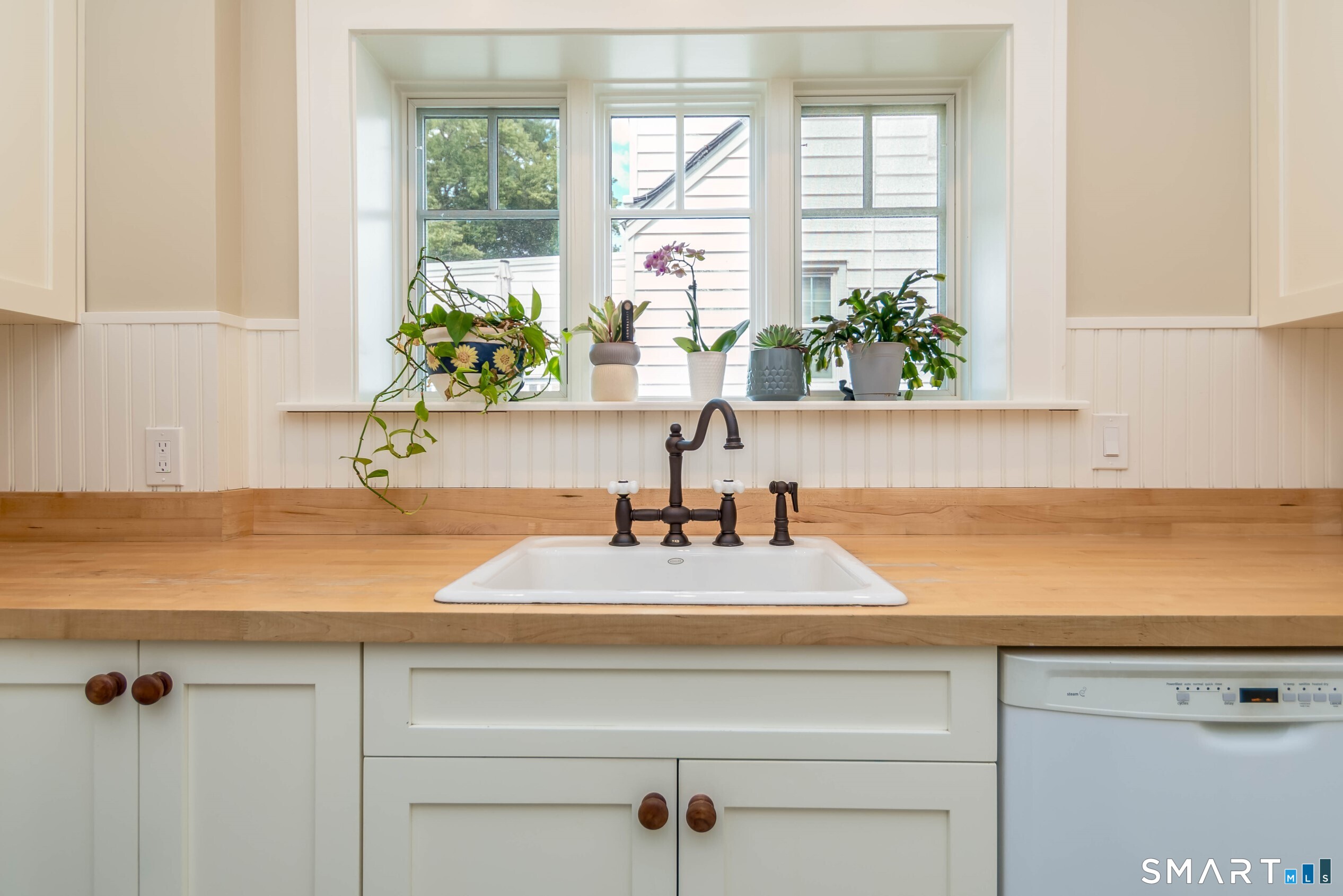 254 Homeland Street Fairfield CT 06825