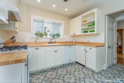 254 Homeland Street Fairfield CT 06825