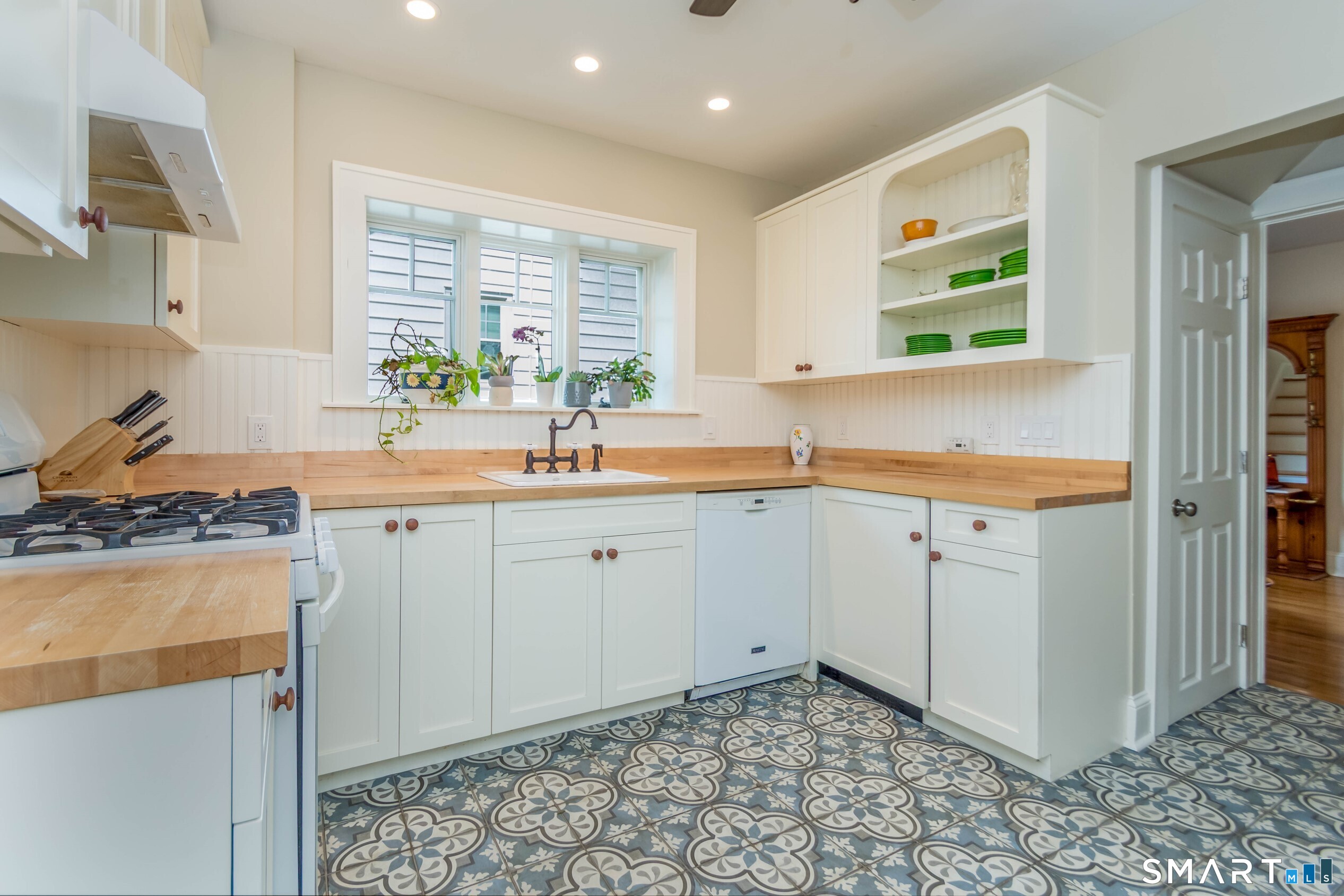 254 Homeland Street Fairfield CT 06825