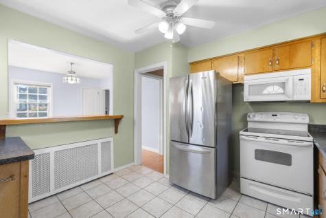 71 Linnmore Drive Manchester CT 06040