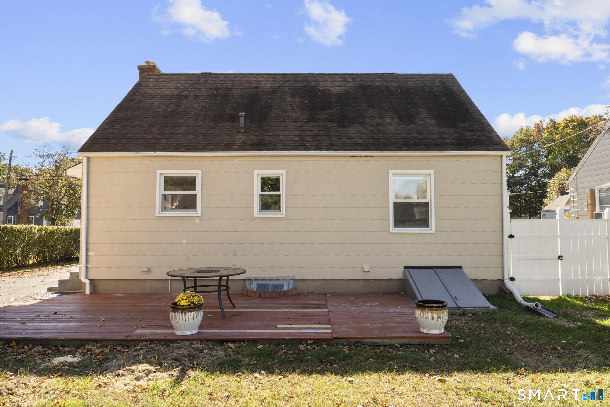 71 Linnmore Drive Manchester CT 06040