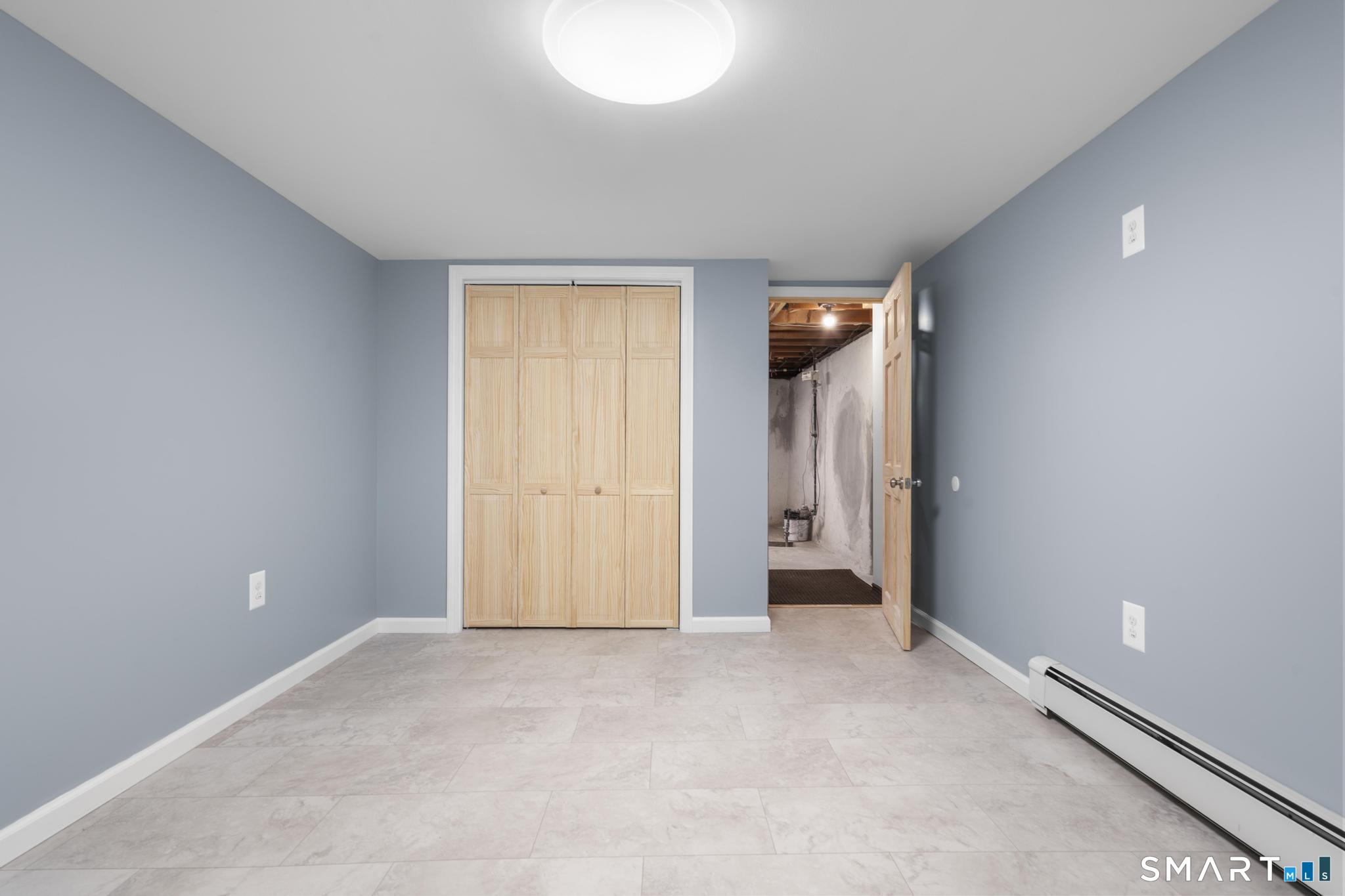 71 Linnmore Drive Manchester CT 06040