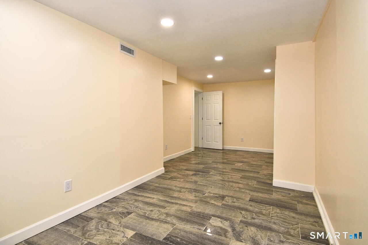 170 Sequoia Road Bridgeport CT 06606