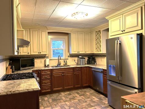 102 Cottage Road Enfield CT 06082