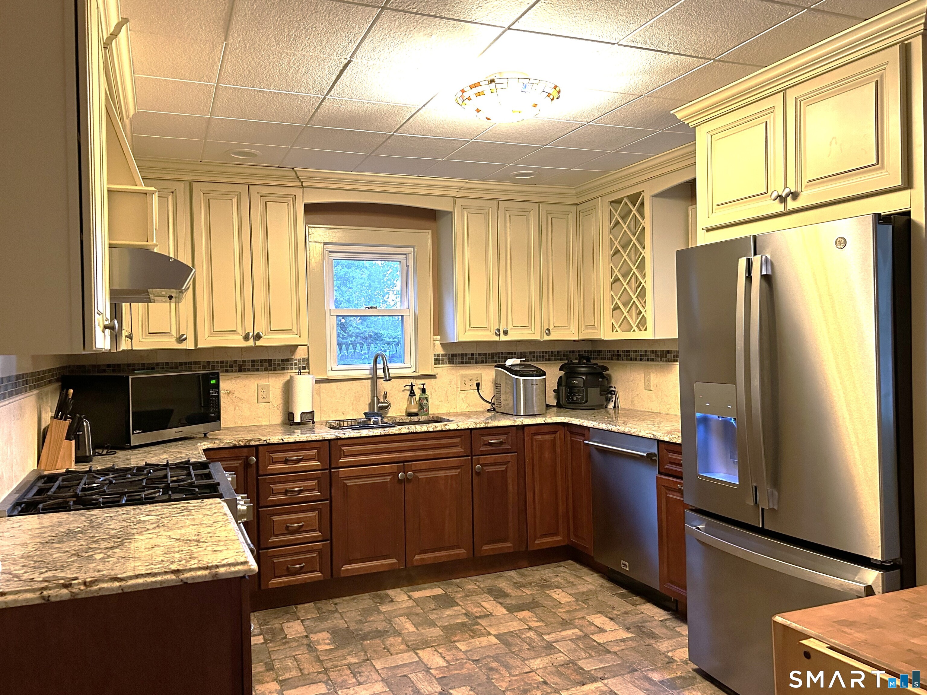 102 Cottage Road Enfield CT 06082