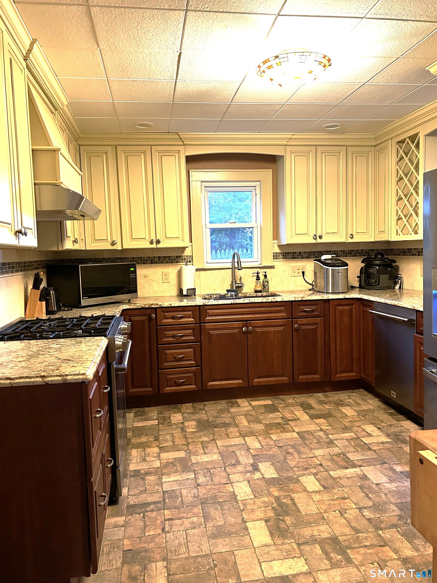 102 Cottage Road Enfield CT 06082