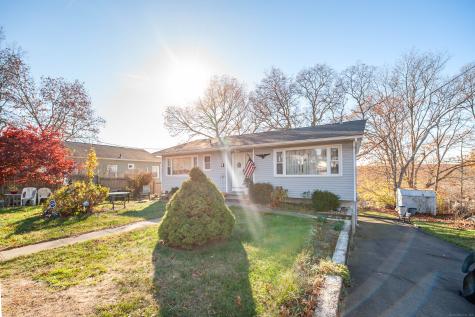 4 Bayview Road East Lyme CT 06357
