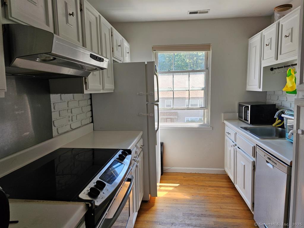 24 Village Walk Wilton CT 06897