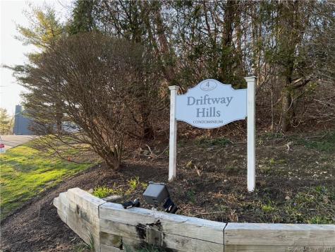 8 Driftway Road Danbury CT 06811