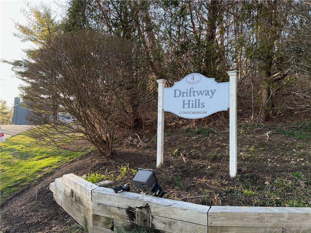 8 Driftway Road Danbury CT 06811