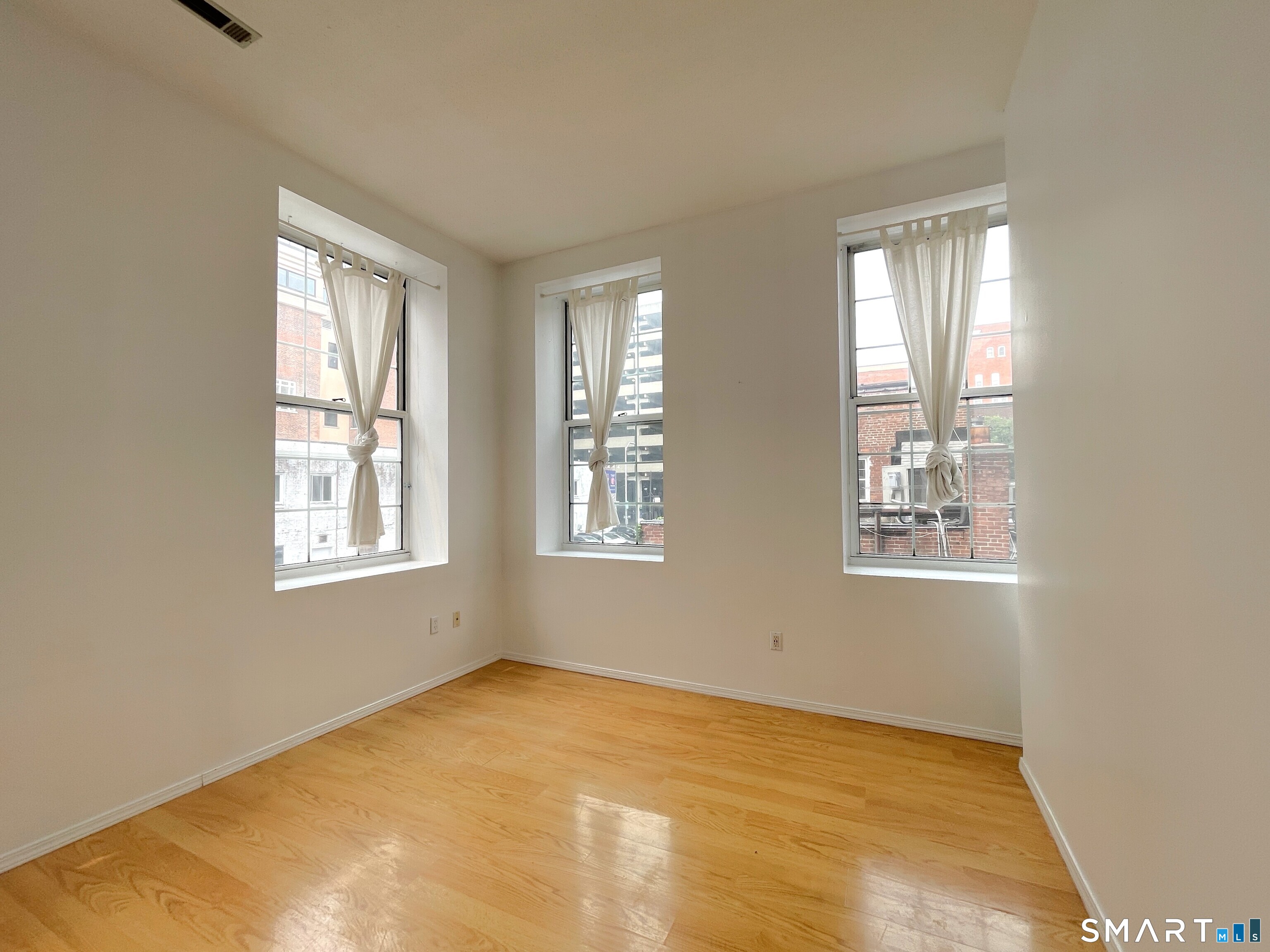 196 Crown Street New Haven CT 06510
