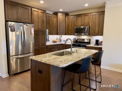 423 Center Meadow Lane Danbury CT 06810