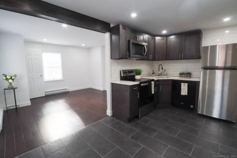 25 Brewer Street New London CT 06320