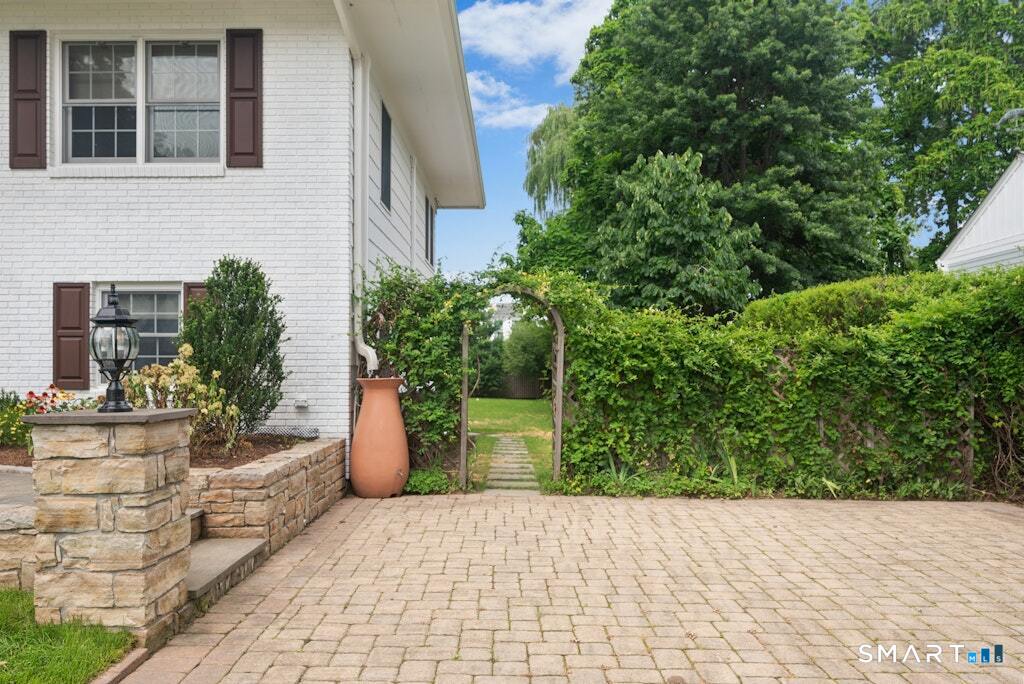 34 Davenport Drive Stamford CT 06902