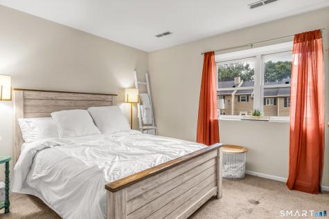 462 Glendale Avenue Bridgeport CT 06606