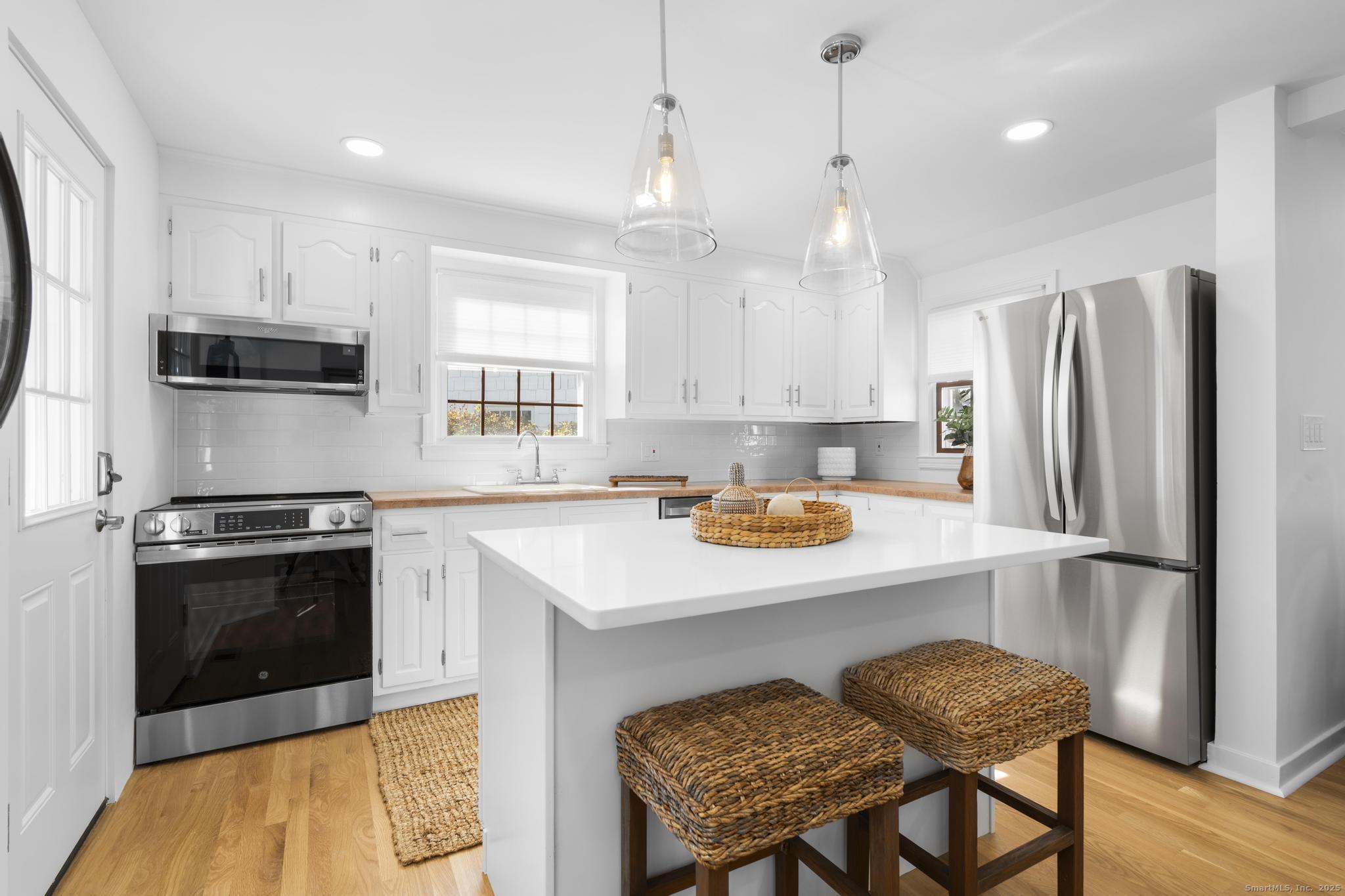 27 Reef Court Fairfield CT 06824
