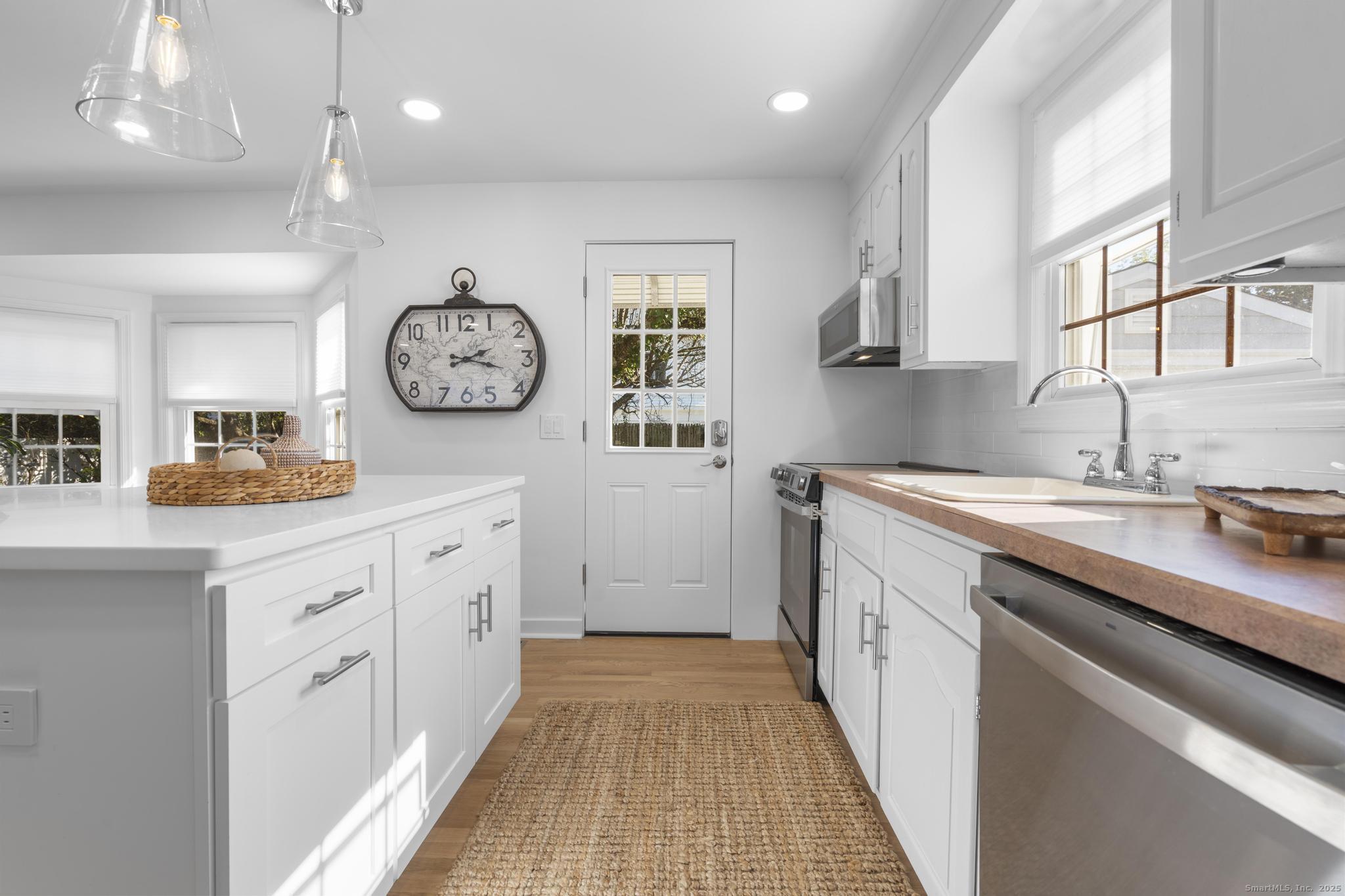 27 Reef Court Fairfield CT 06824