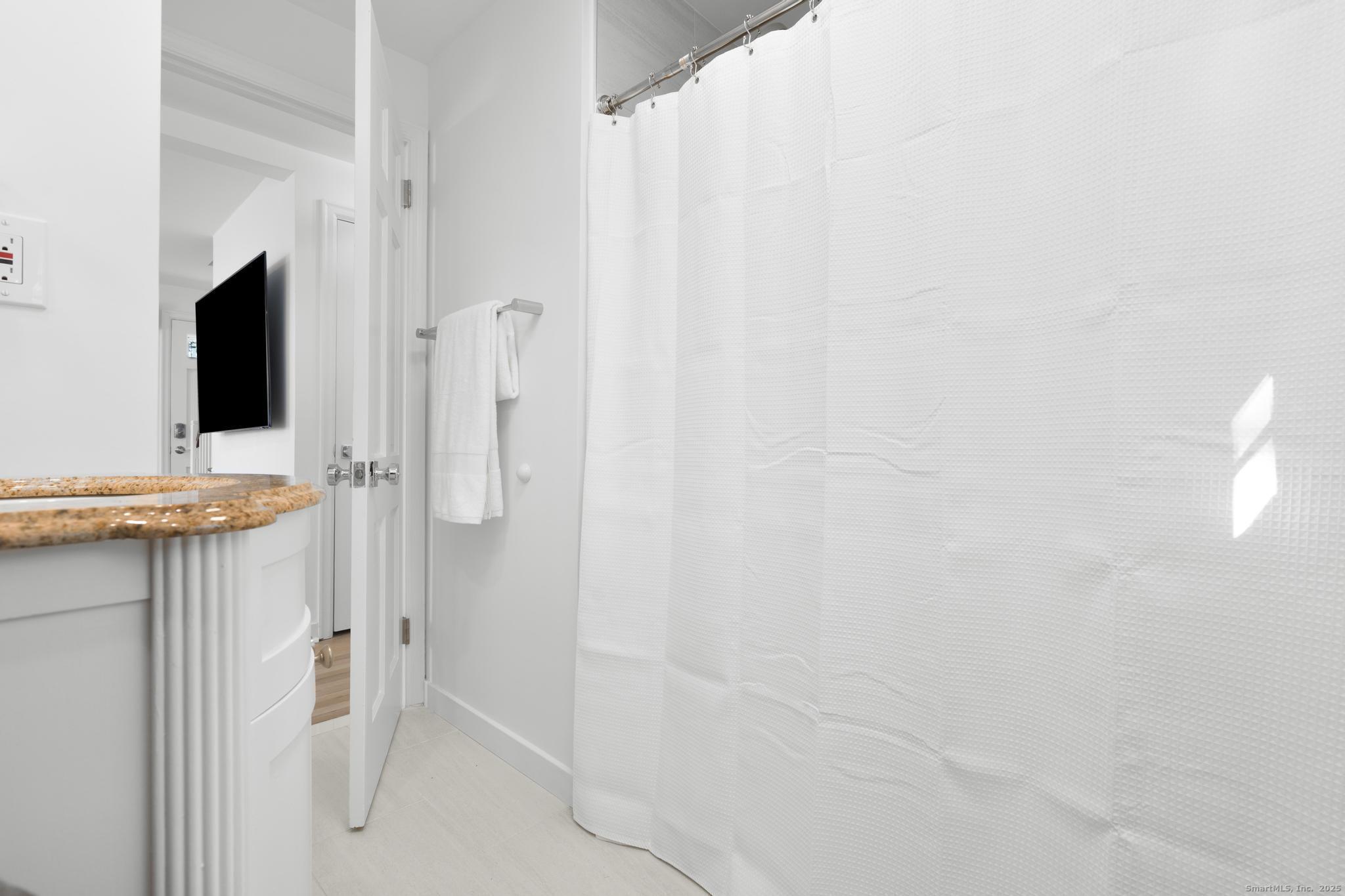 27 Reef Court Fairfield CT 06824