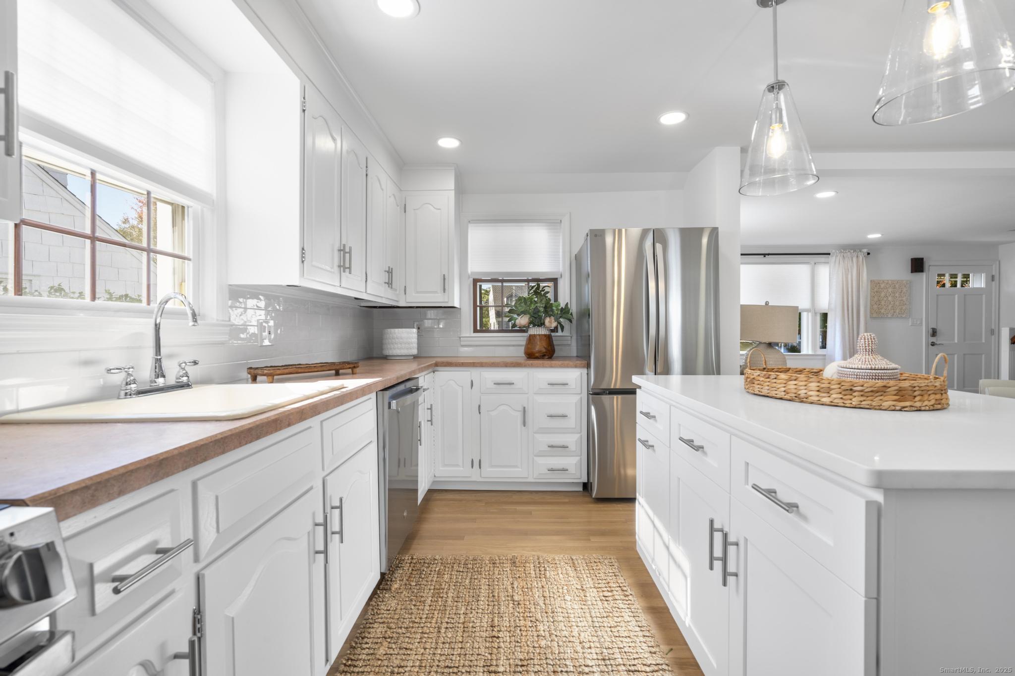 27 Reef Court Fairfield CT 06824