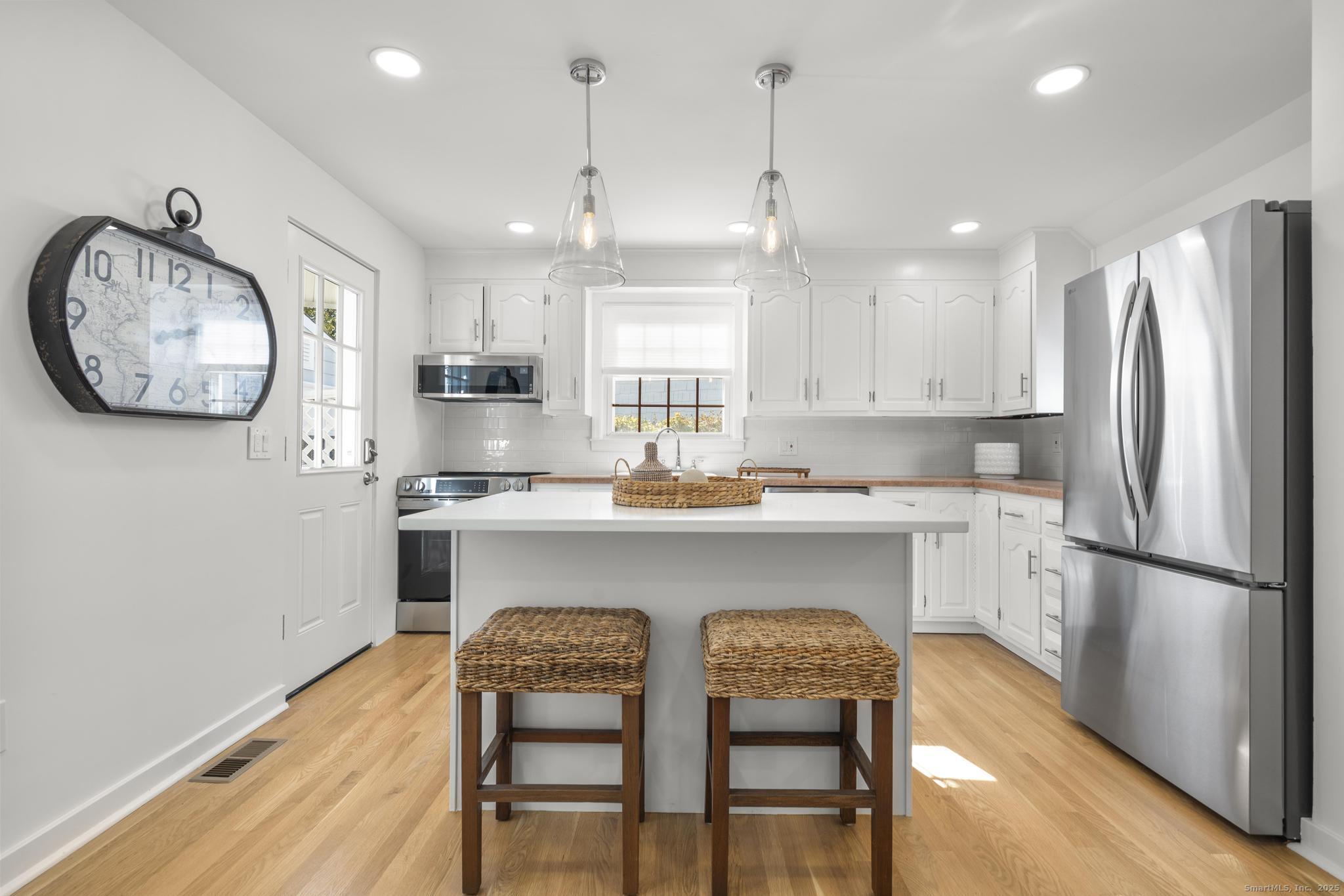 27 Reef Court Fairfield CT 06824