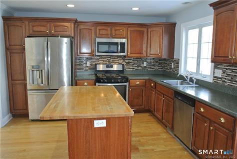 1260 Cutspring Road Stratford CT 06614