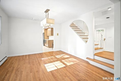 6 Redcoat Lane Trumbull CT 06611