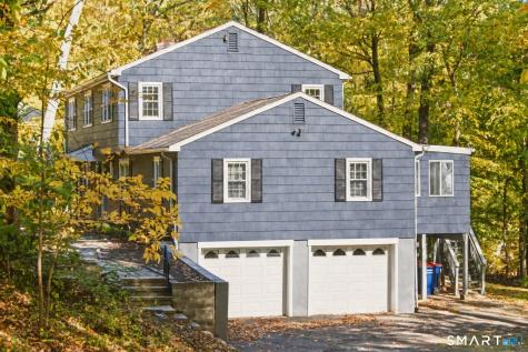 6 Redcoat Lane Trumbull CT 06611