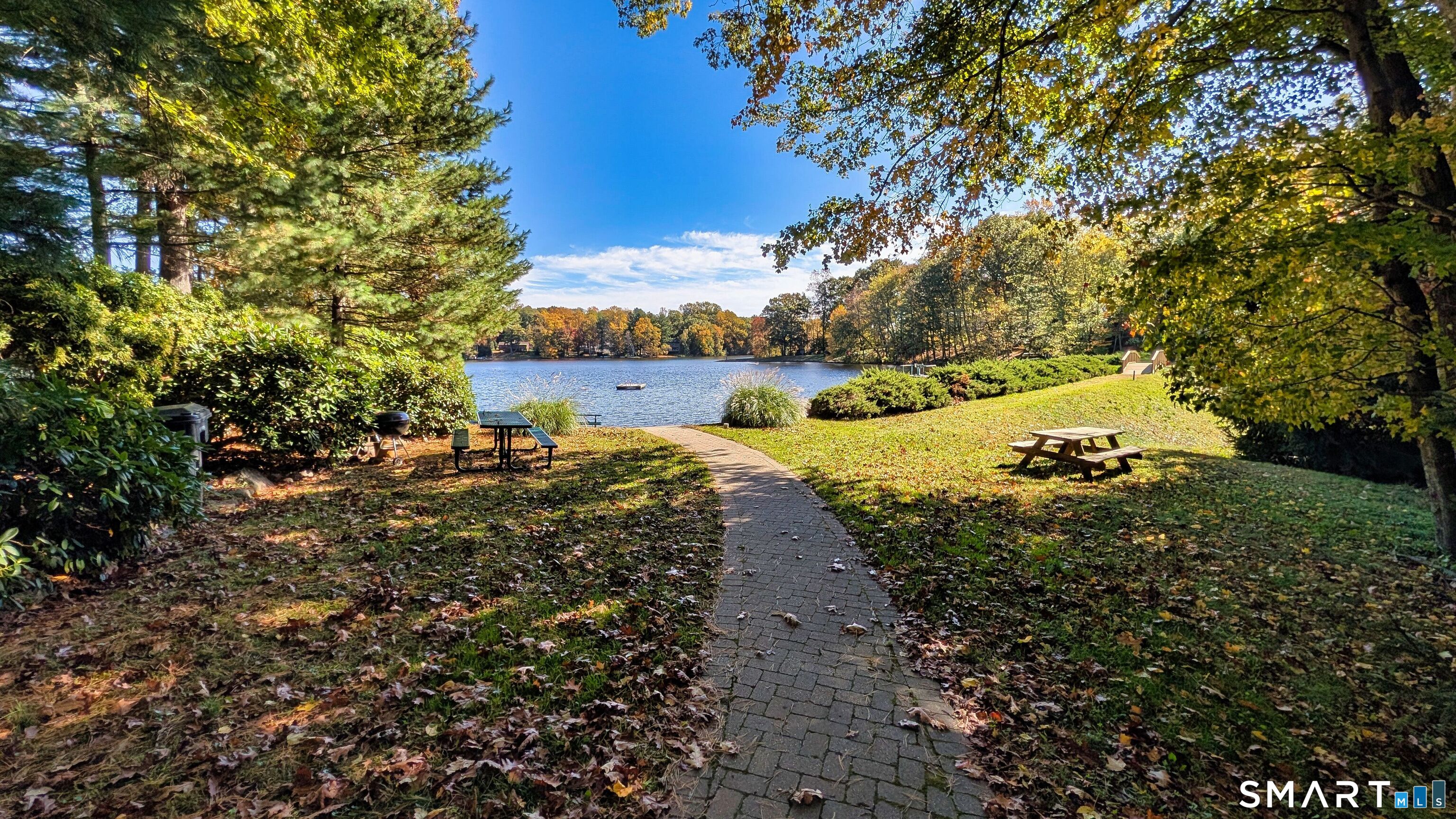 6 Redcoat Lane Trumbull CT 06611
