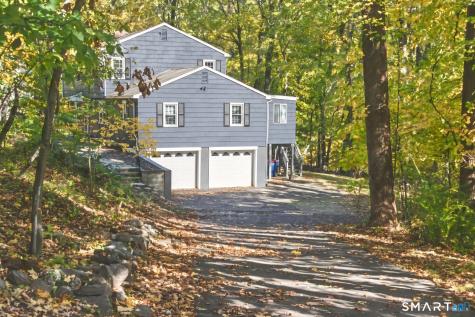 6 Redcoat Lane Trumbull CT 06611