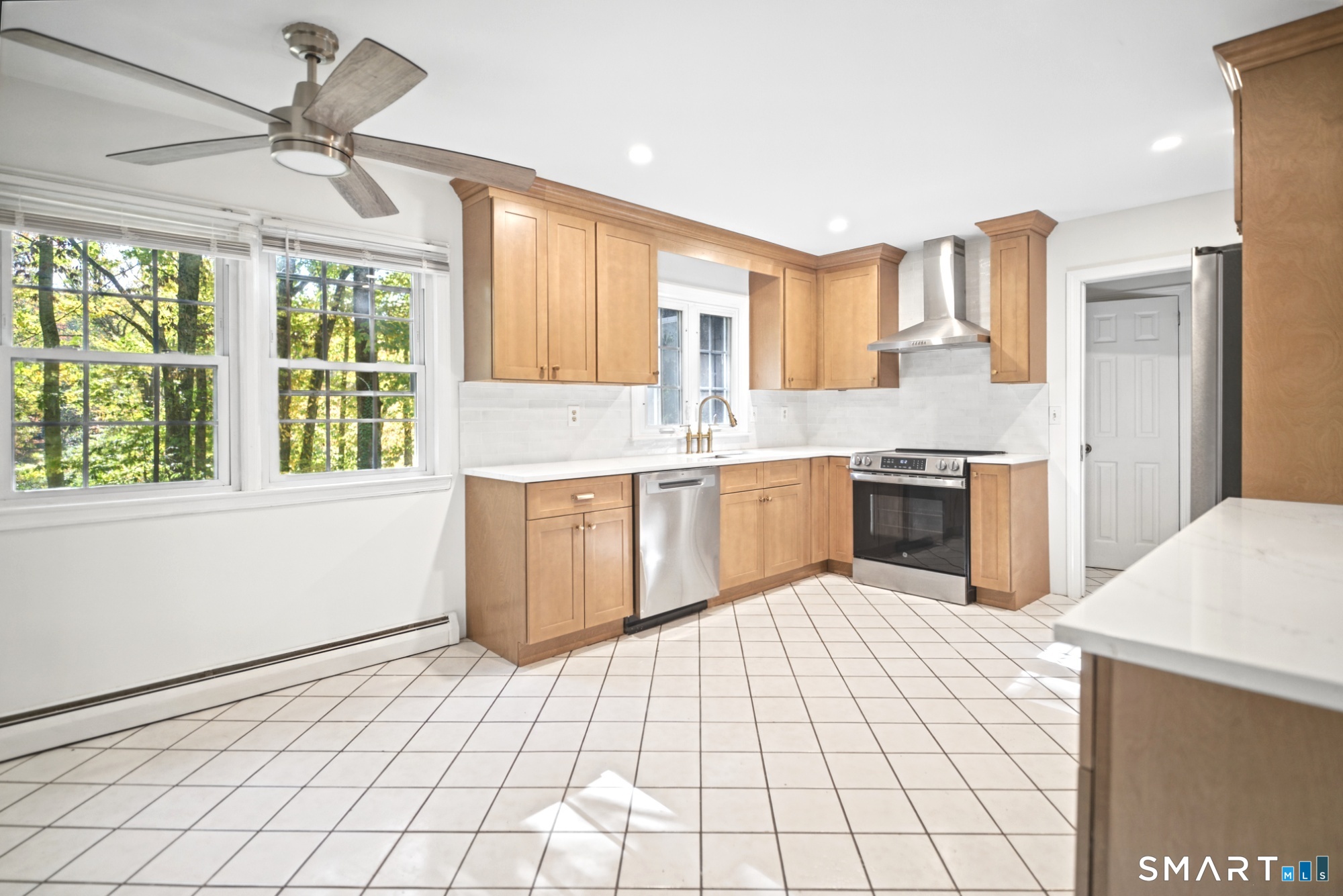 6 Redcoat Lane Trumbull CT 06611