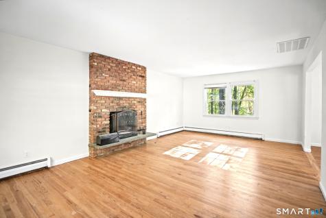 6 Redcoat Lane Trumbull CT 06611