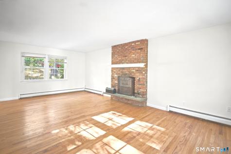 6 Redcoat Lane Trumbull CT 06611