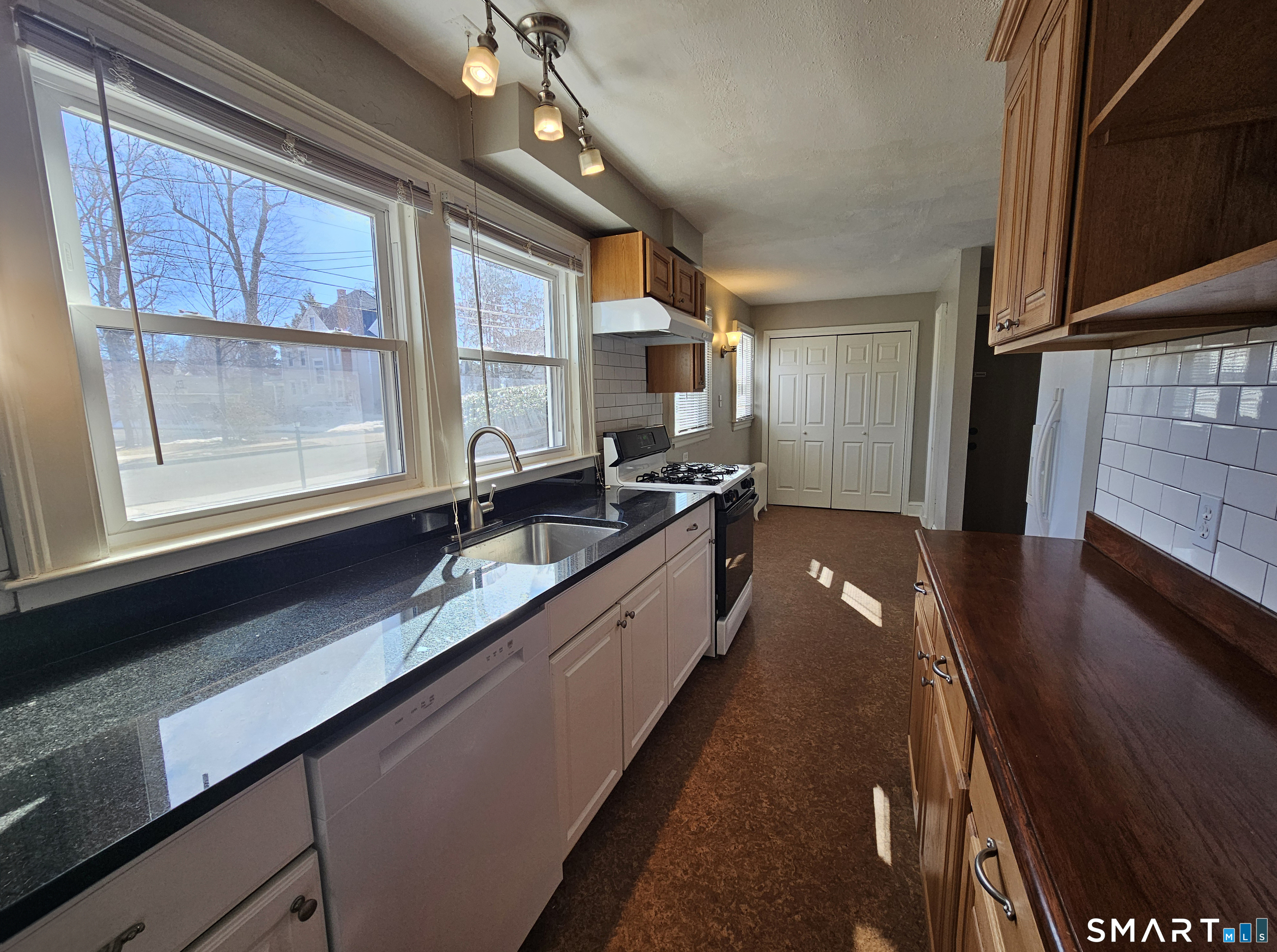 1093 Farmington Avenue West Hartford CT 06107