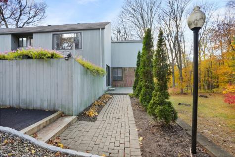 8 Quarry Corner Ridgefield CT 06877